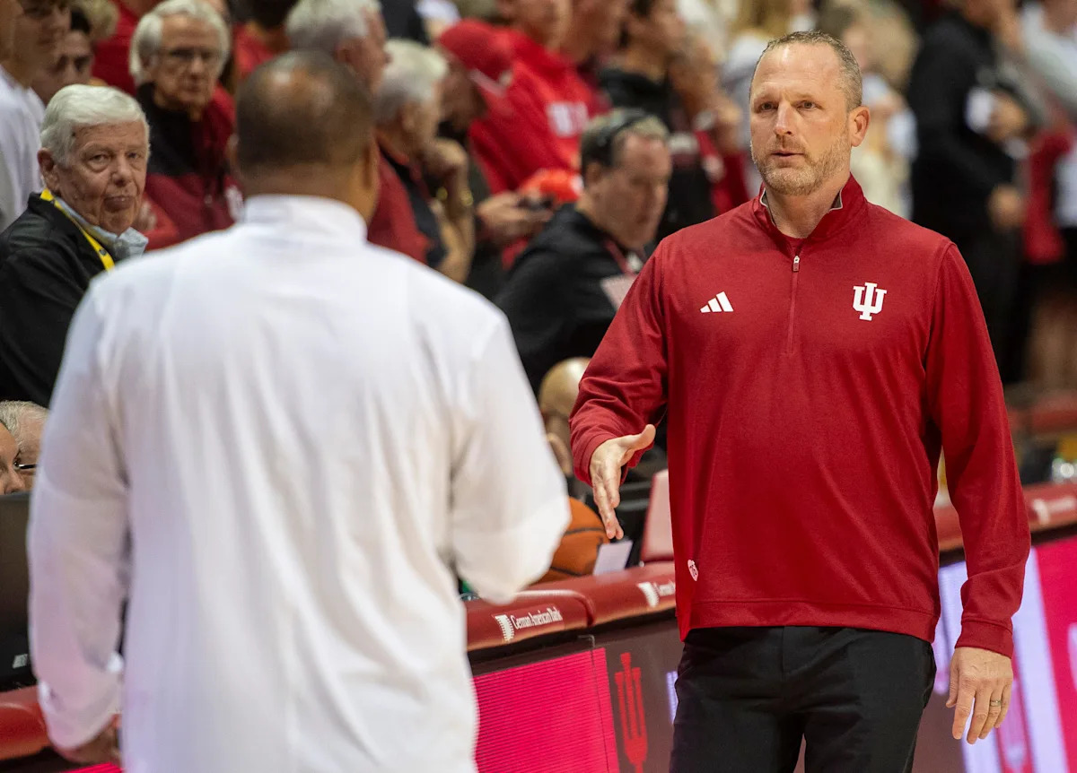 Indiana basketball’s Darian DeVries building ‘challenging’ 2026-27 non-conference slate