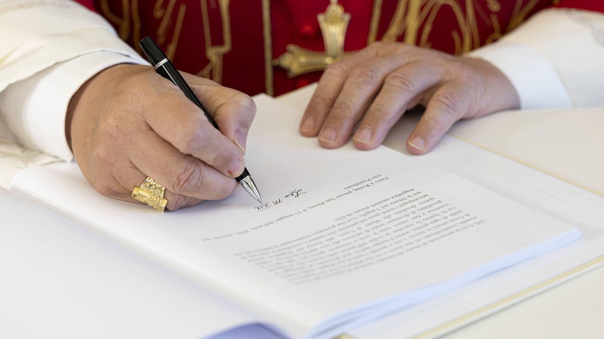 In his debut encyclical, the first American pope calls on people, developers, and governments to ensure AI serves humanity first. He also quotes from an unlikely source.
The first American pope used his first encyclical to express his profound concerns about …