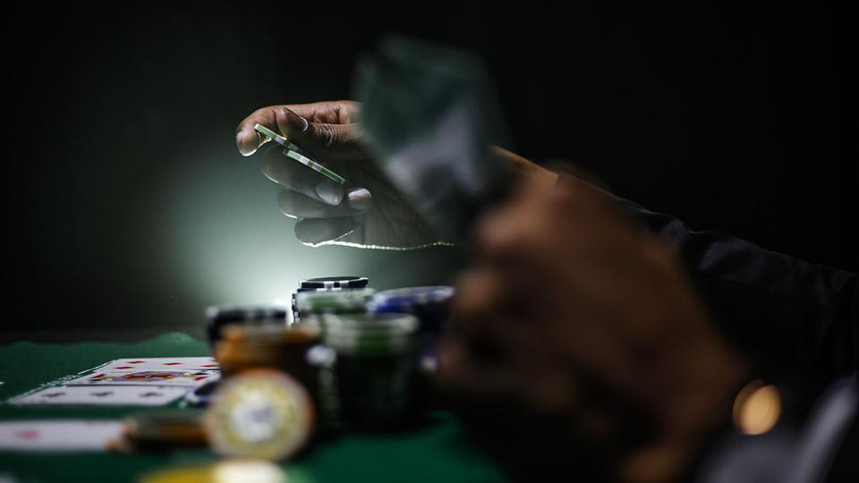 A handful of tokens continued their run while bitcoin and the rest of the crypto market stalled after the early week bounce.